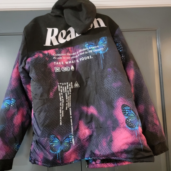 Reason Winter butterfly hoodie puffer size large - Picture 3 of 3